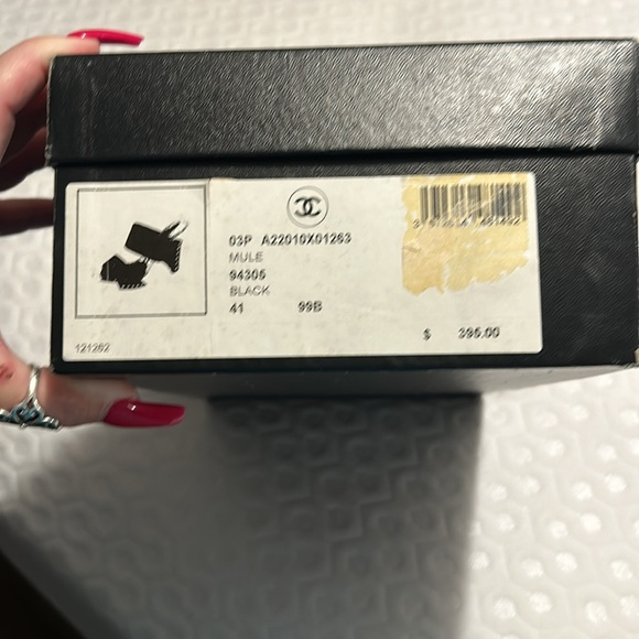 Pair of Chanel black swayed mule open toed shoes.Size 41 converts to size 8 US - Picture 6 of 6